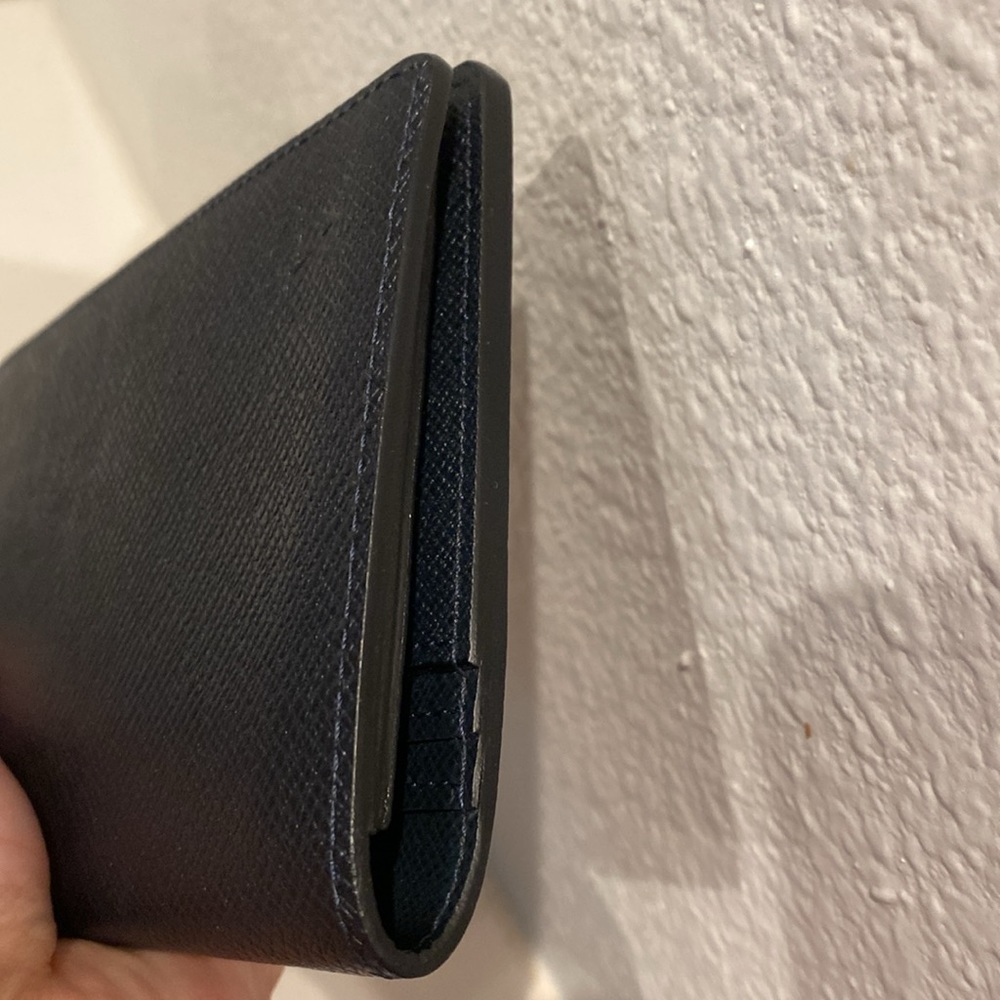 ⭐️SOLD⭐️ EUC Louis Vuitton Brazza Black Taiga - Picture 10 of 15